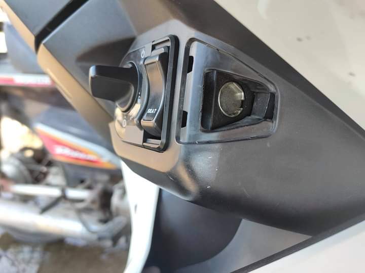 [HCM]nắp khẩn cấp yếm khóa vario click 150 đời 2018 đến 2020