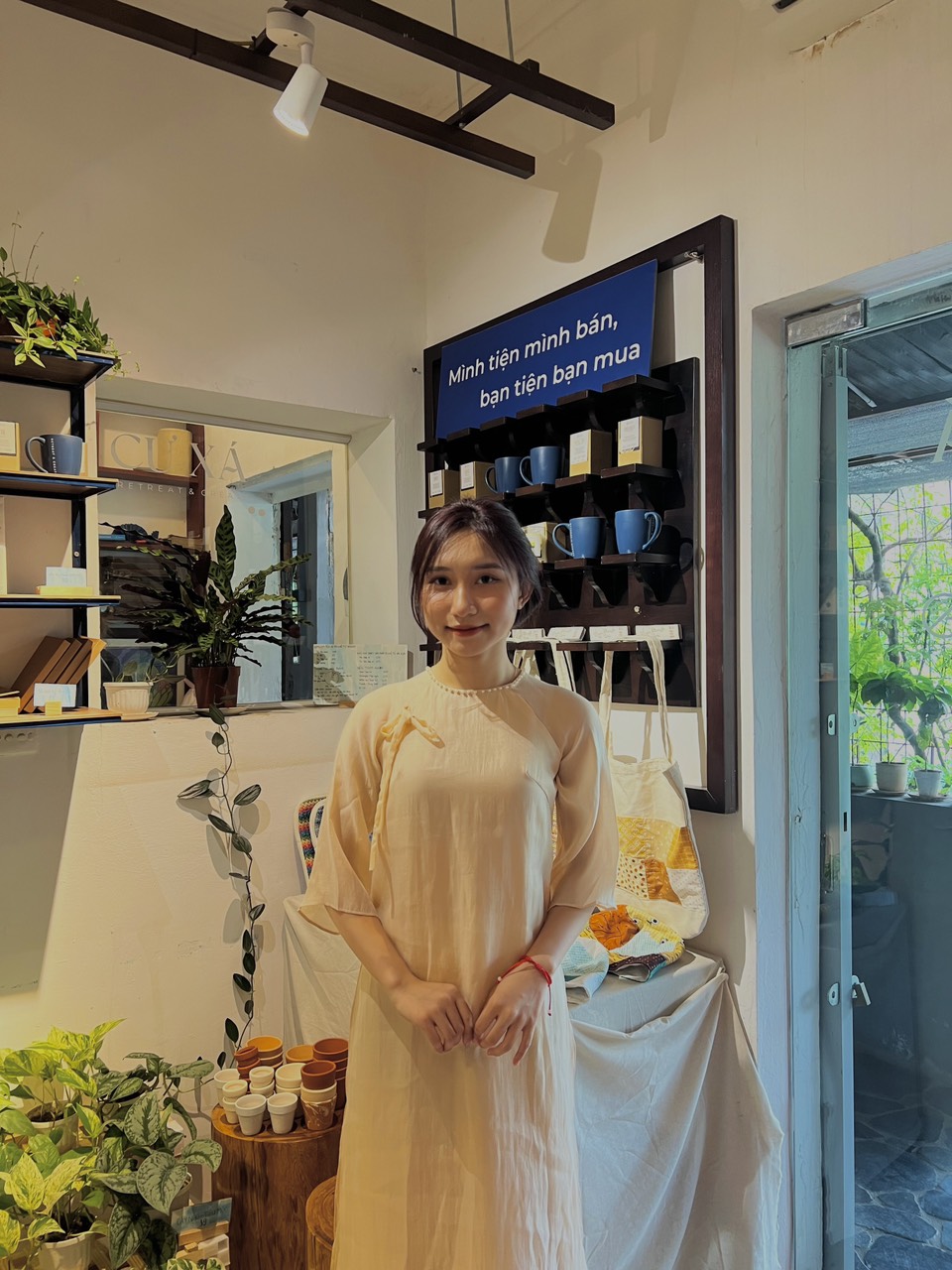 ÁO DÀI CÁCH TÂN DÁNG SUÔNG 4 TÀ TAY LỠ ĐÍNH NƠ VAI CHẤT TƠ MỀM MẠI ÁO DÀI LỤA TRƠN TRUYỀN THỐNG MAY SẴN THIẾT KẾ KÈM QUẦN ÁO DÀI