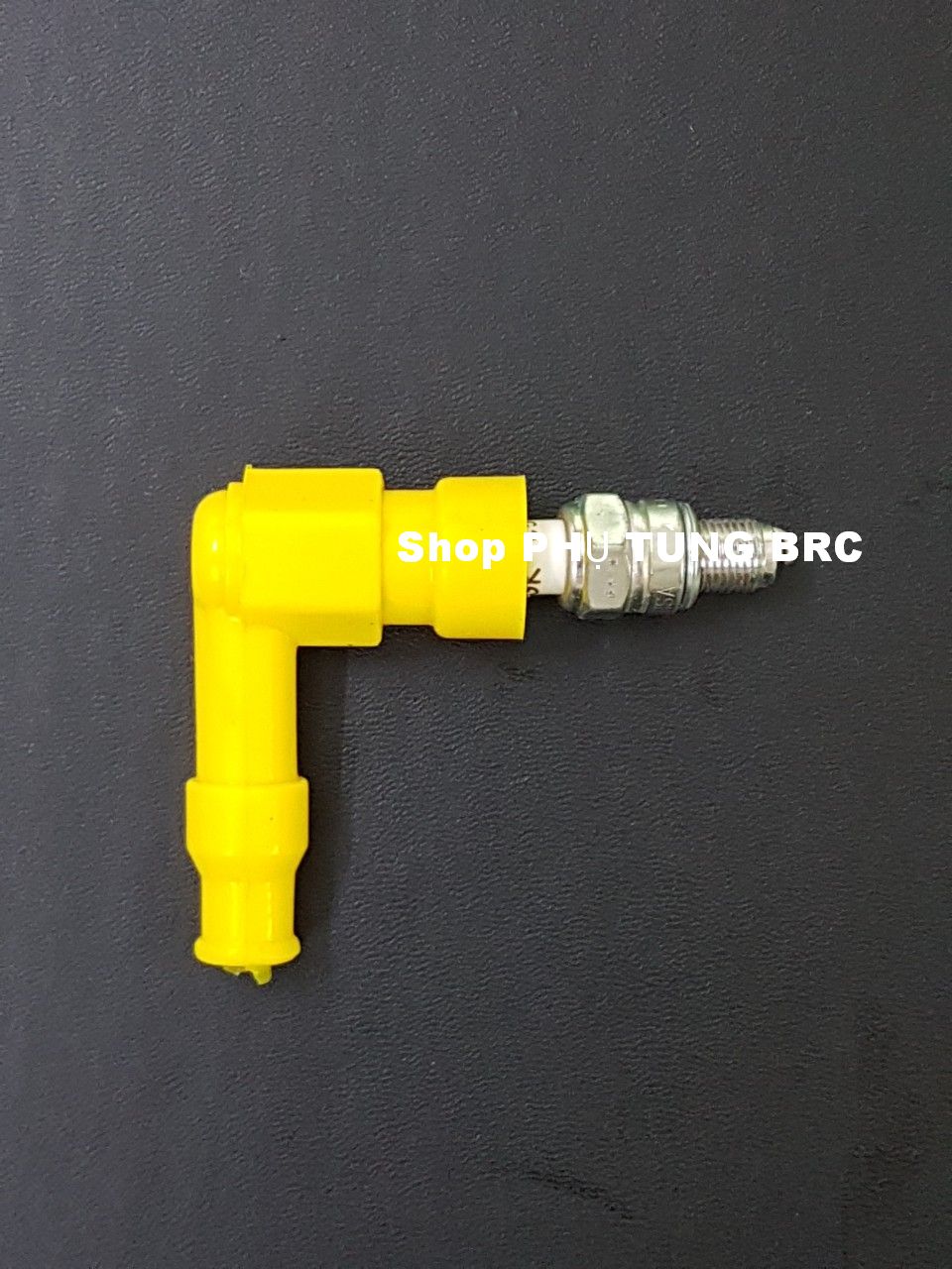 Đầu chụp bugi bằng nhựa dẽo chống nước ( SL: 1 cái)