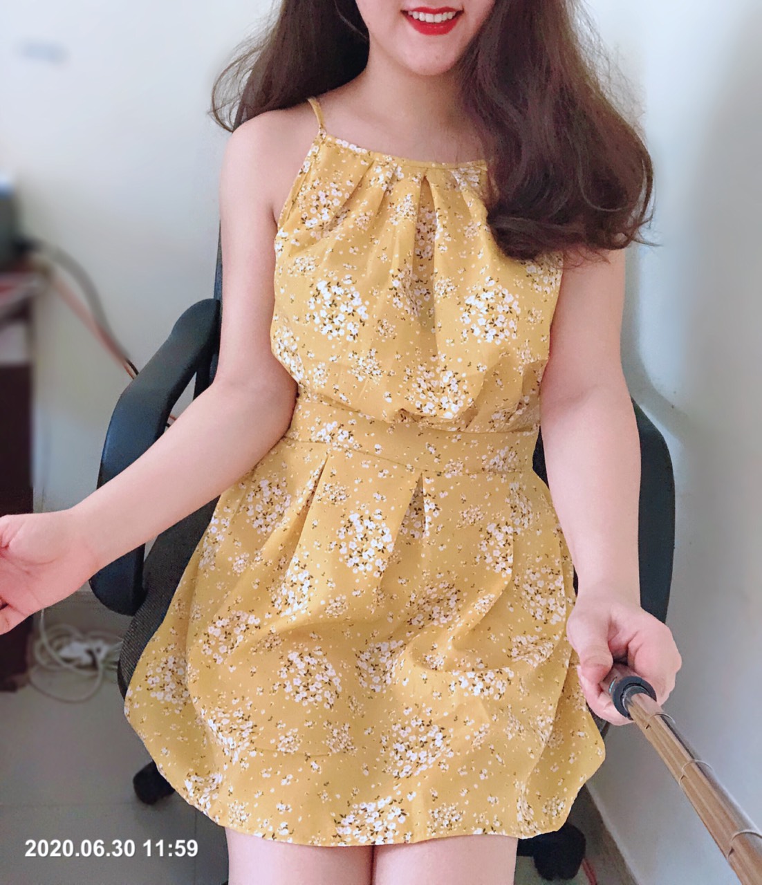 Đầm cổ yếm họa tiết có kèm quần trong cực xinh