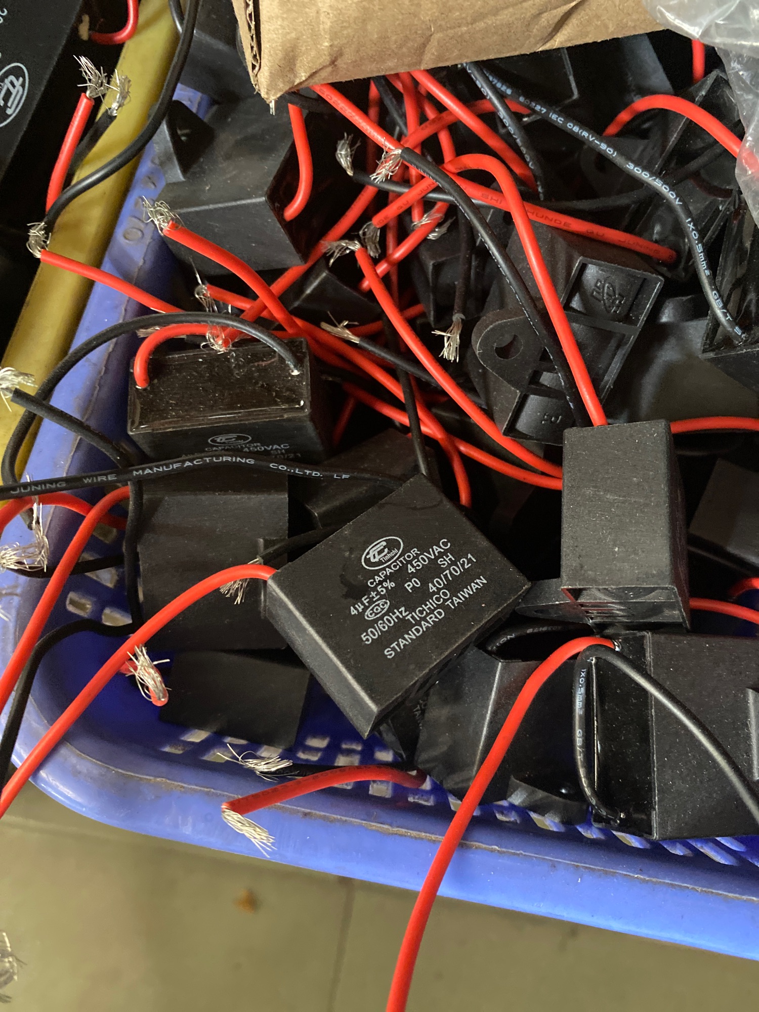 Tụ đề quạt (capacitor) các 1.5 2uf-22uf