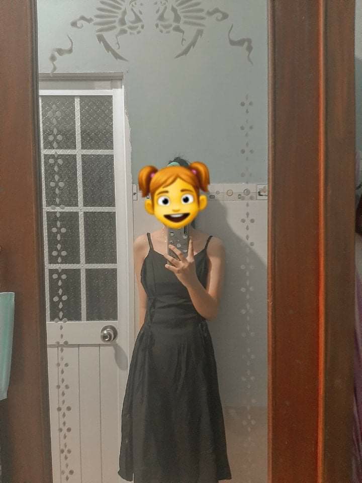 Đầm đen 2 dây đan eo