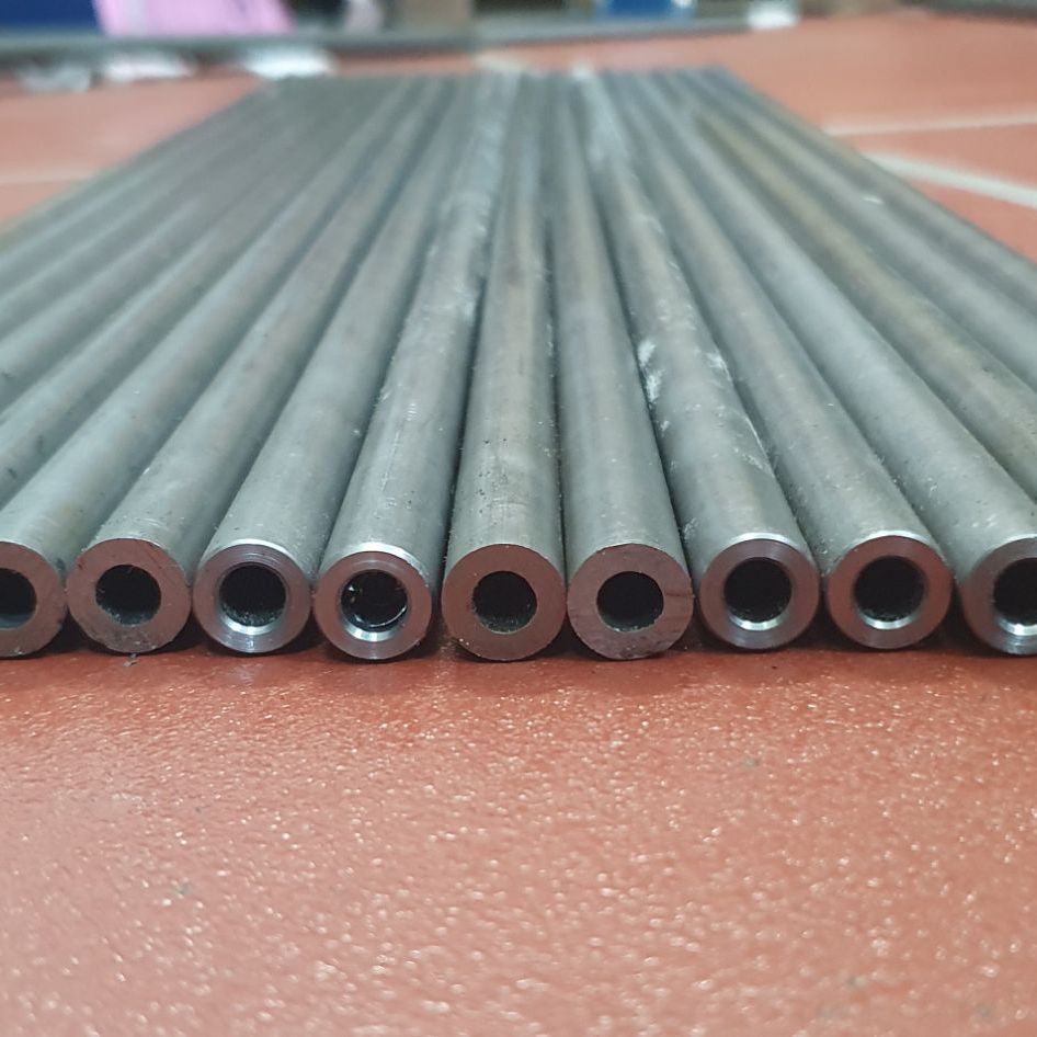 Ống thép đúc lỗ 9.05 phi 16 dài 1m2 (đường kính ngoài 16mm, lỗ trong 9.05mm, dài 1 mét 2)