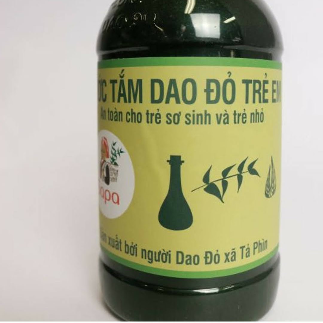 Nước Tắm Dao Đỏ trẻ em chai 500ml