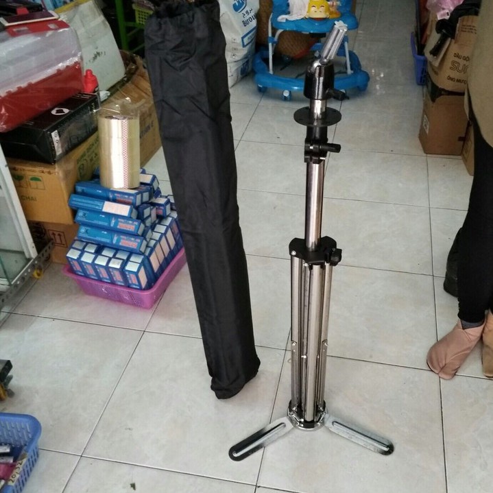 Chân giữ đầu manocanh học cắt tóc