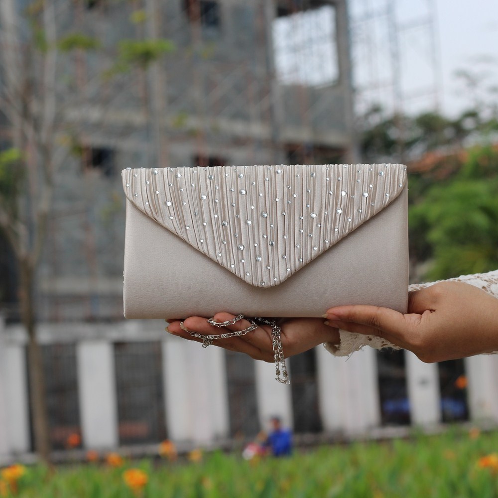 [HCM]Túi Cluch Nữ V - Đồng