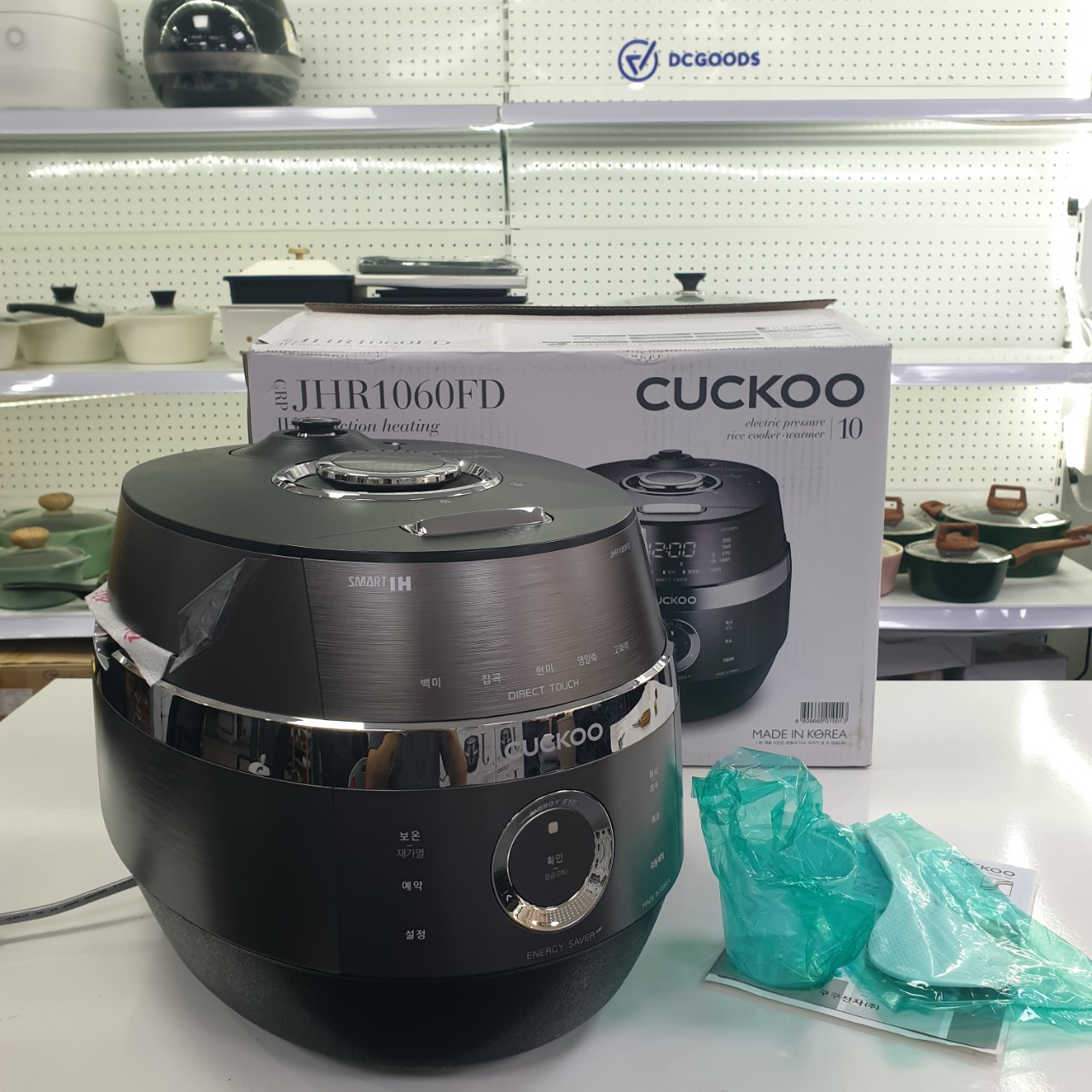 Nồi cơm điện Cao tần CRP-JHR1060FD 1.8L