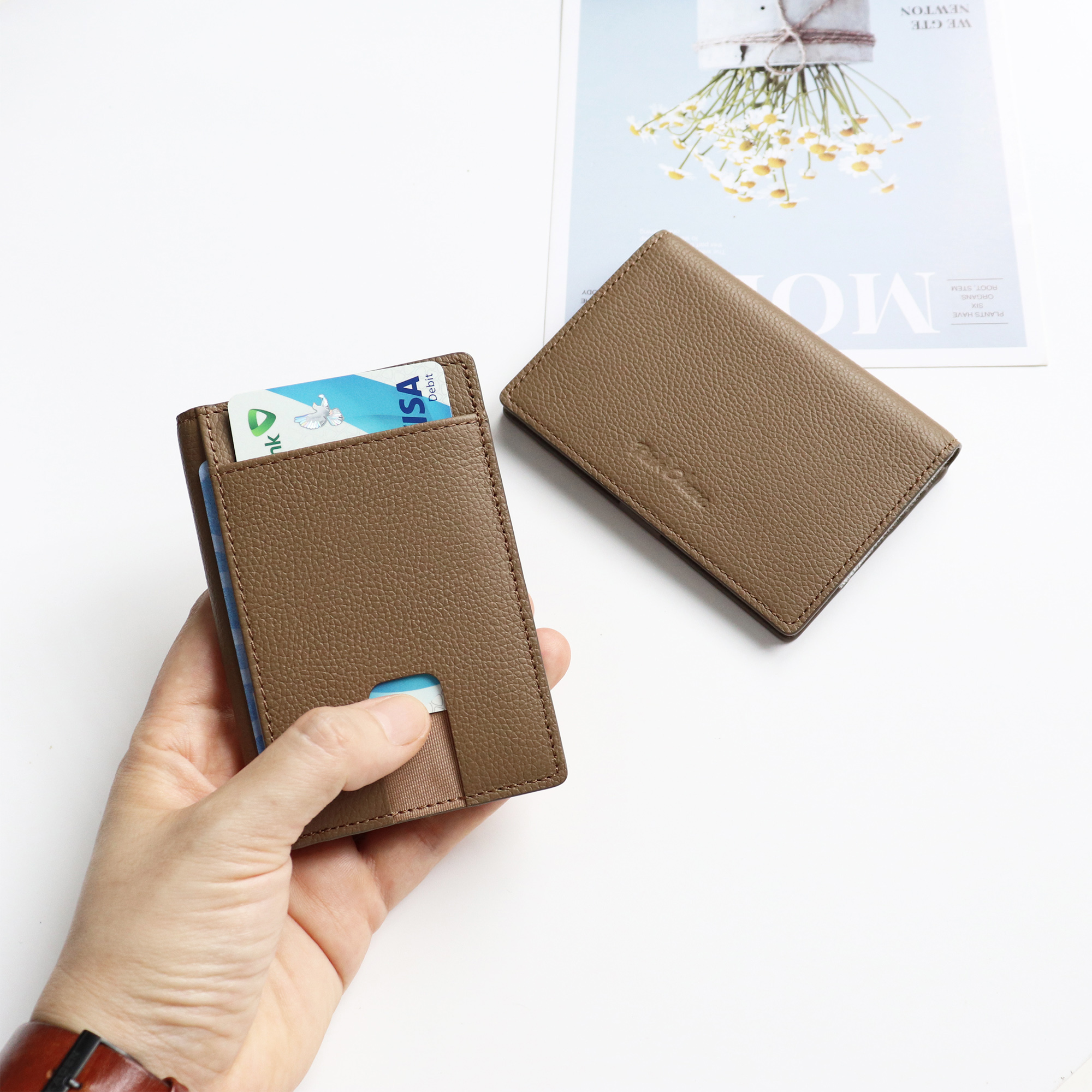 Ví đựng thẻ card Mundo - da bò vân hạt nhập Nhật