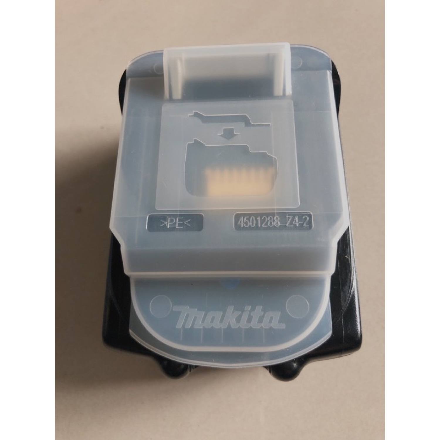 Pin makita 18v 4Ah mới 100%
