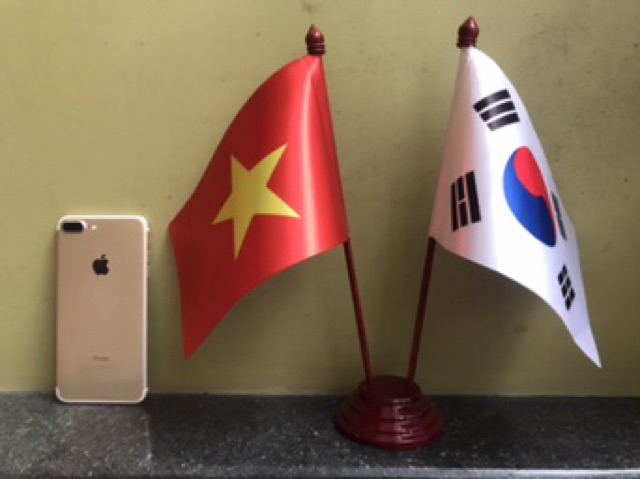 Lá cờ Hàn Quốc: Năm 2024, Hàn Quốc đã trở thành một trong những quốc gia tiên tiến nhất thế giới với nền kinh tế mạnh mẽ và phát triển bền vững. Điều này càng được thể hiện rõ nét hơn khi ngắm nhìn lá cờ Hàn Quốc, biểu tượng của một đất nước quyết tâm phát triển. Hãy xem hình ảnh liên quan để cảm nhận sức sống và năng động của đất nước này.