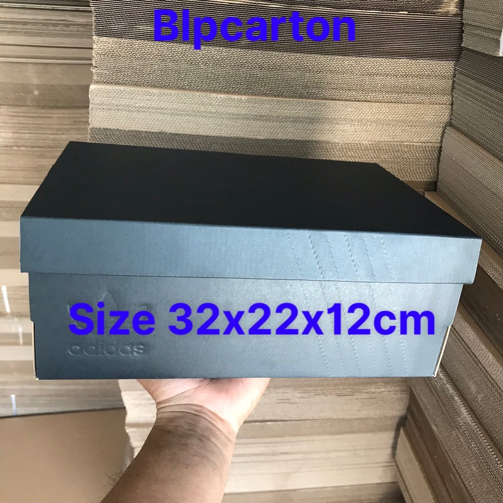 Hộp giày adidas size 32x22x12cm màu đen full