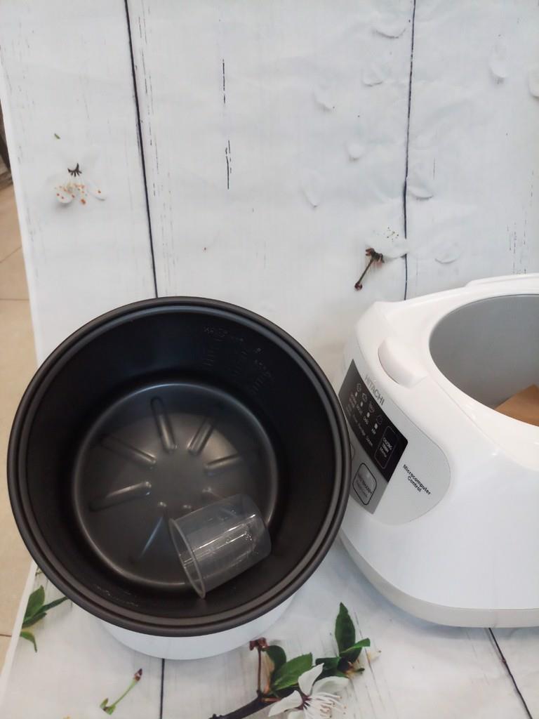 Nồi cơm điện tử HITACHI RZ-ZH18Y(W)