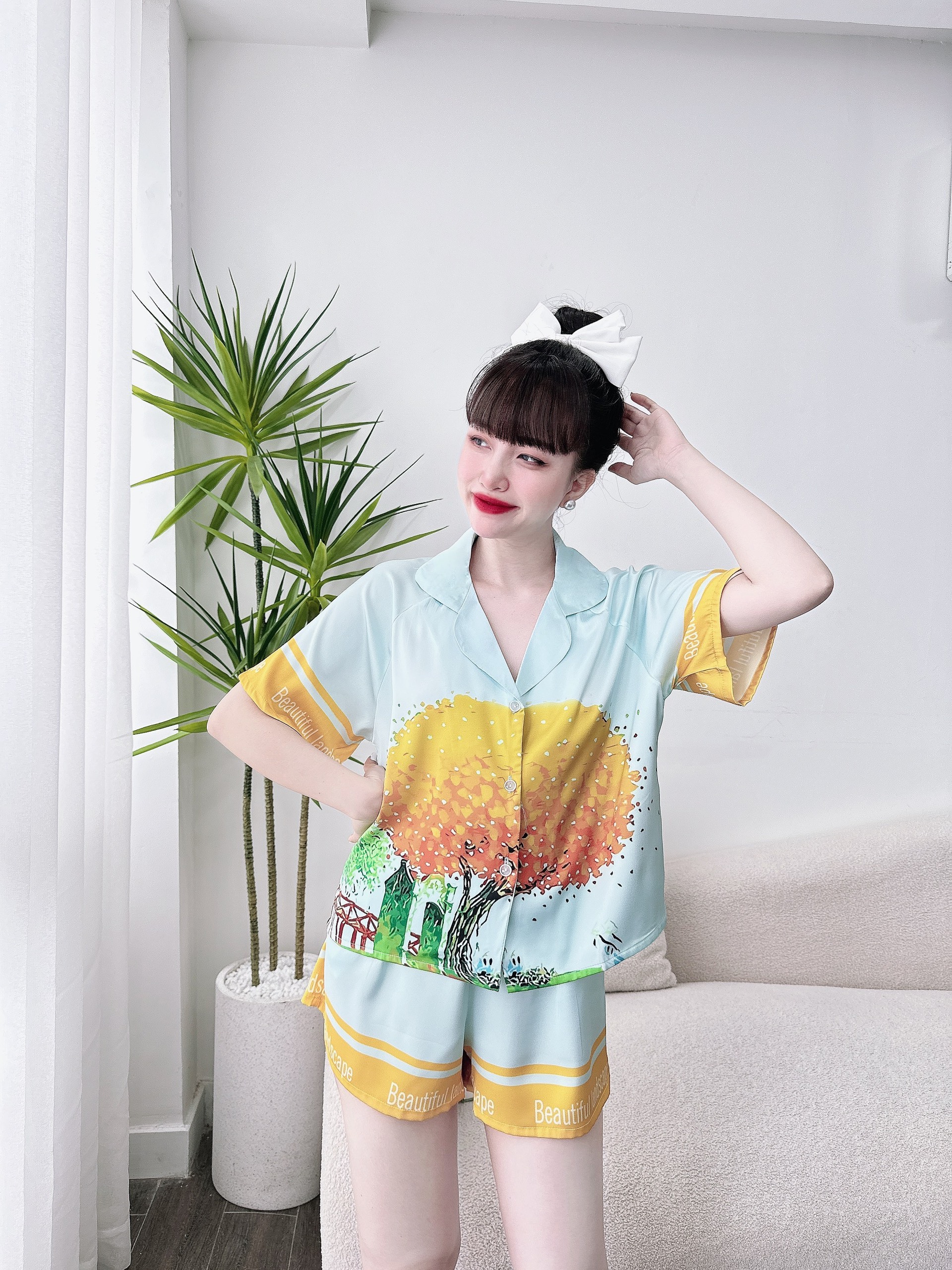 Bộ lụa đùi in họa tiết sang trọng