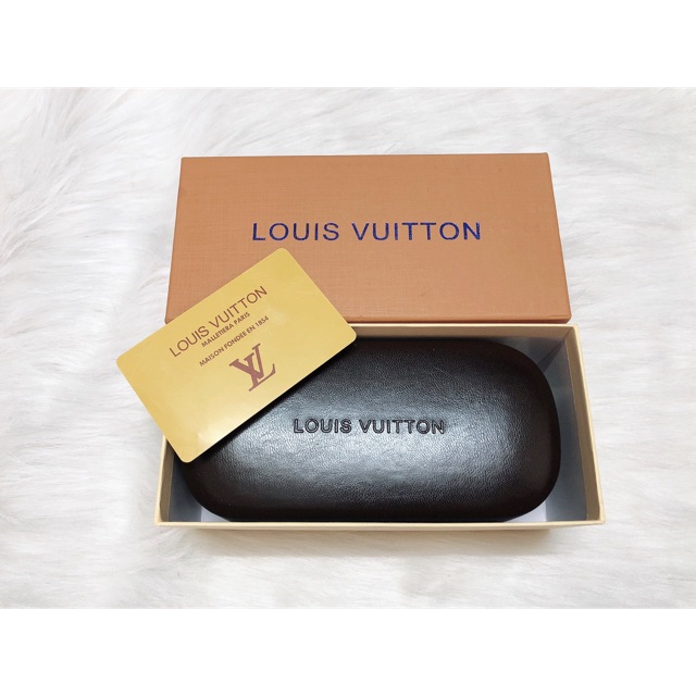 Hộp Đựng Kính Lv