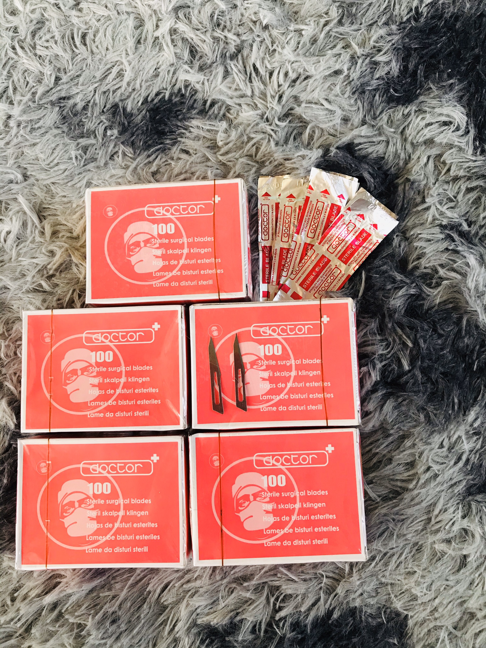 100 Dao mổ y tế
