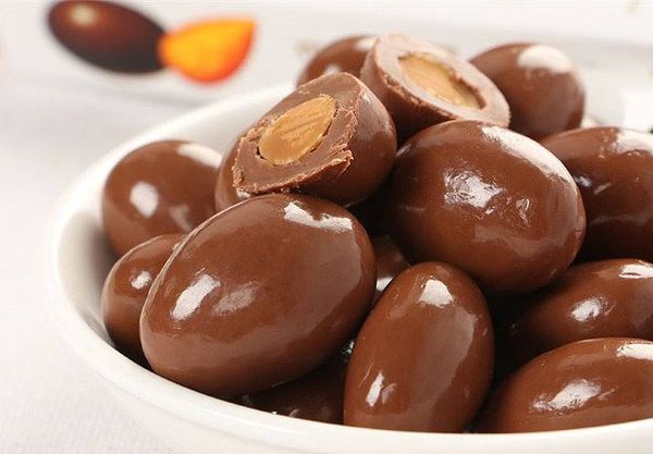 Hộp sô cô la hạnh nhân 200g