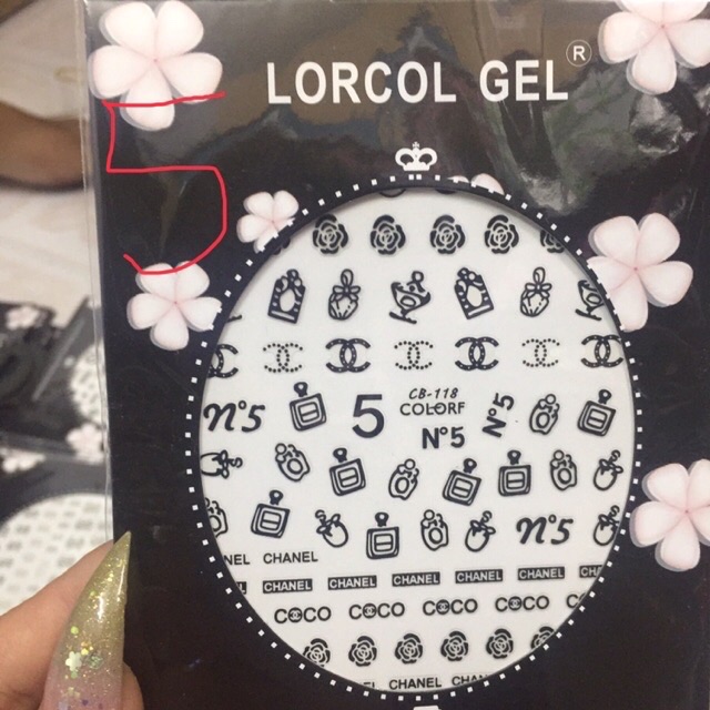 Sticker dán móng tay nhiều mẫu khác nhau
