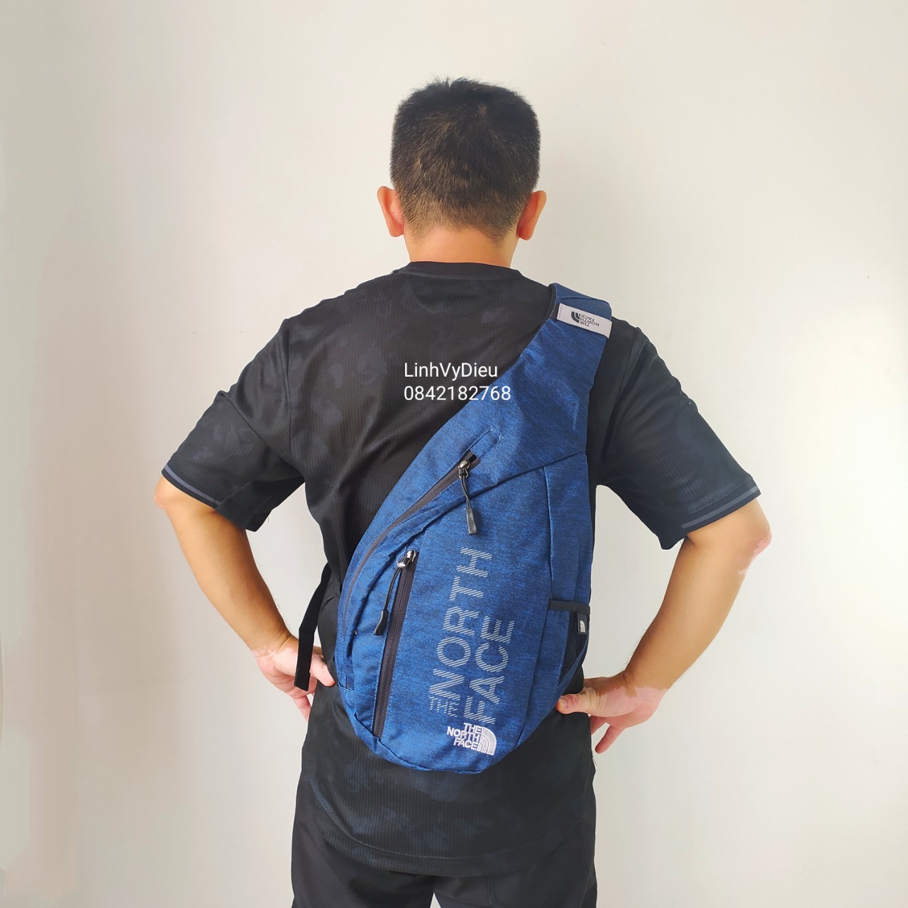 Balo đeo chéo TNF 17