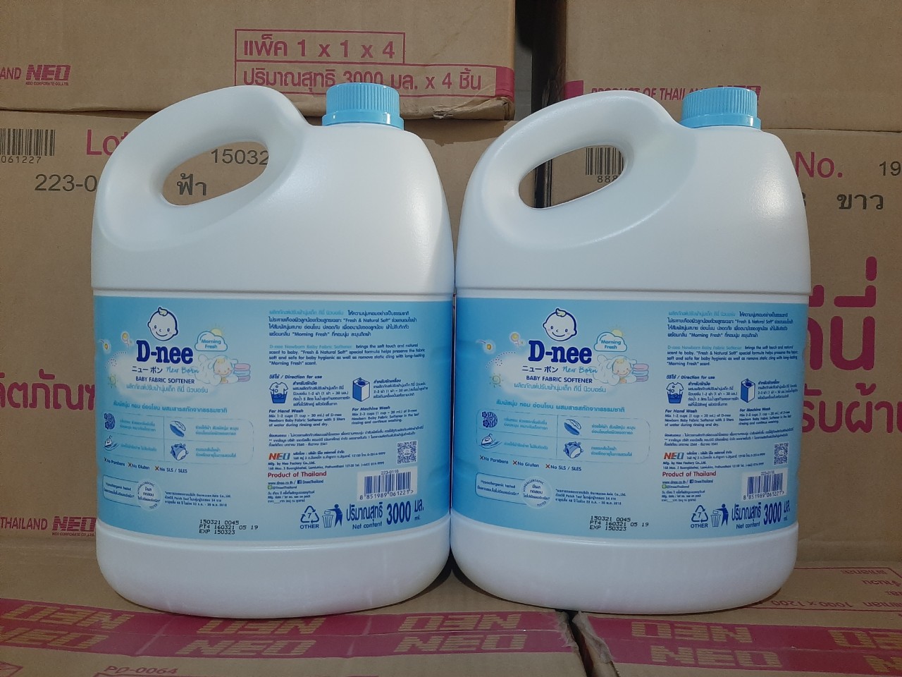 [HCM](KTT) Nước xả vải Dnee 2800ml Thái Lan- Màu Xanh