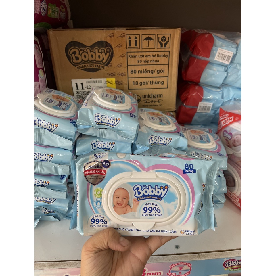 Khăn Ướt Bobby Không Mùi Nano Bạc Gói 80 Miếng