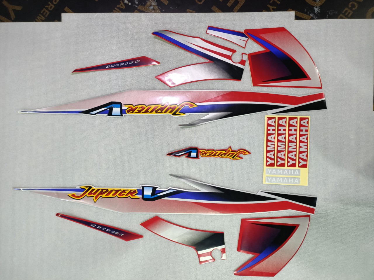 Bộ tem 3 lớp dành cho xe JUPITER V màu Đỏ Xanh  G40-84