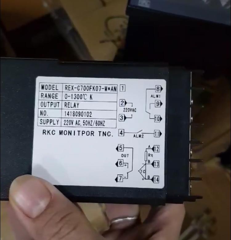 Đồng hồ nhiệt độ Berme CH902