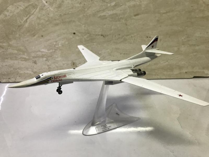 Mô hình Máy bay Ném BomTU-160 - 1:200