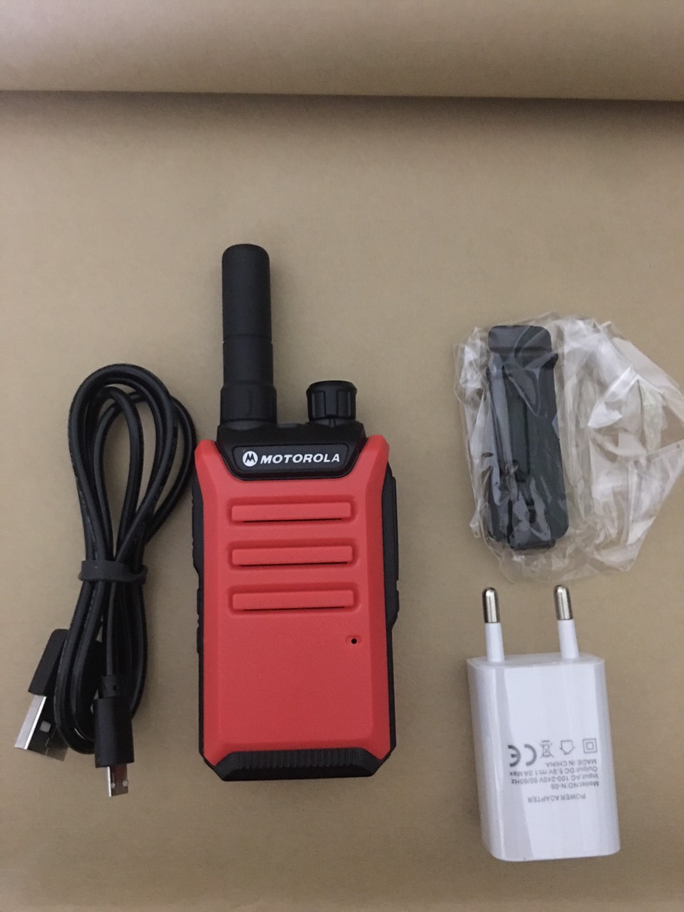 Bộ 2 Bộ đàm Mini Motorola GP600 (Bảo hành 12 tháng)-Màu Đỏ