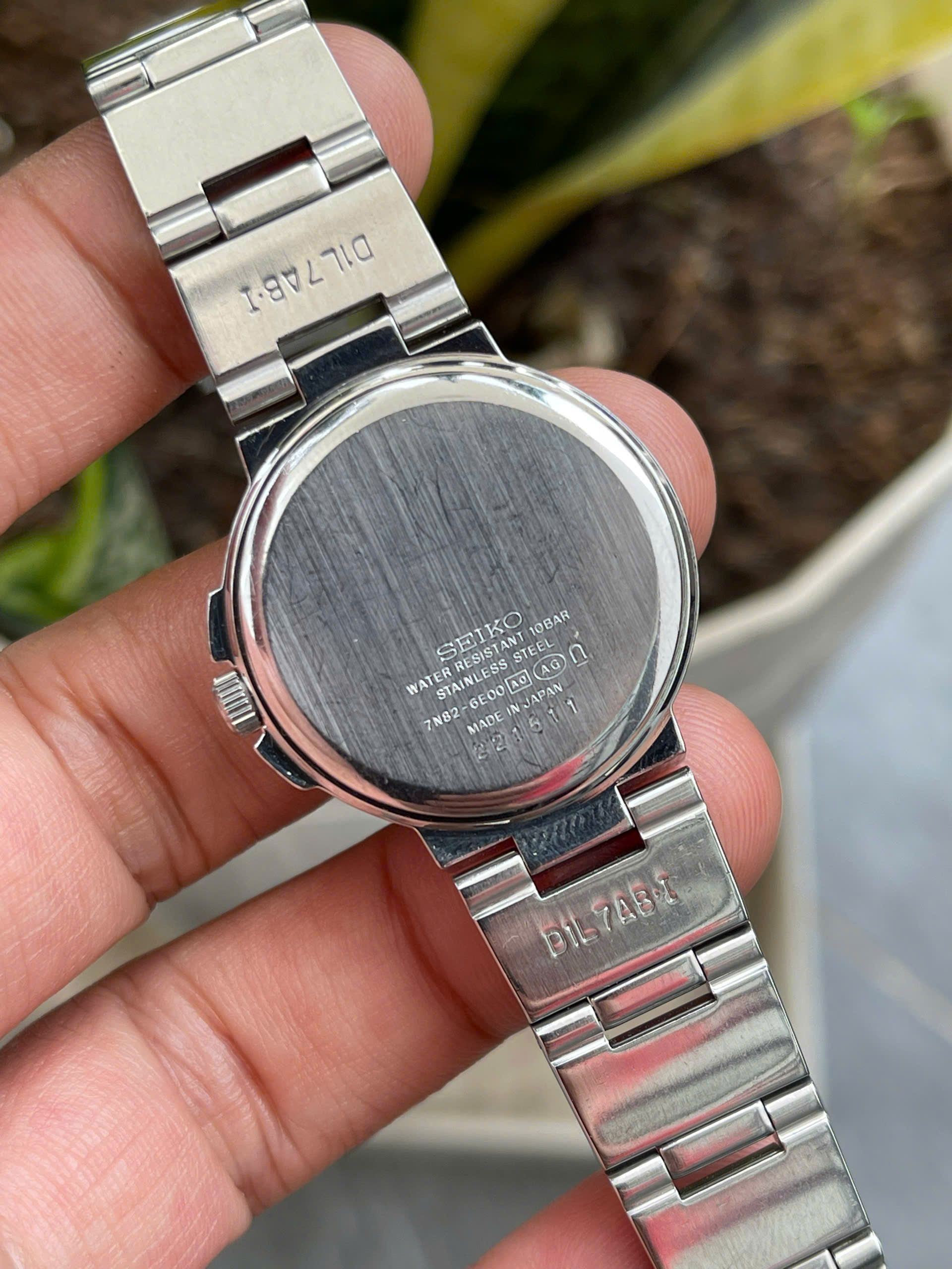 Đồng hồ nữ Seiko LK mặt hồng nhạt kính saphia chạy pin hàng Si