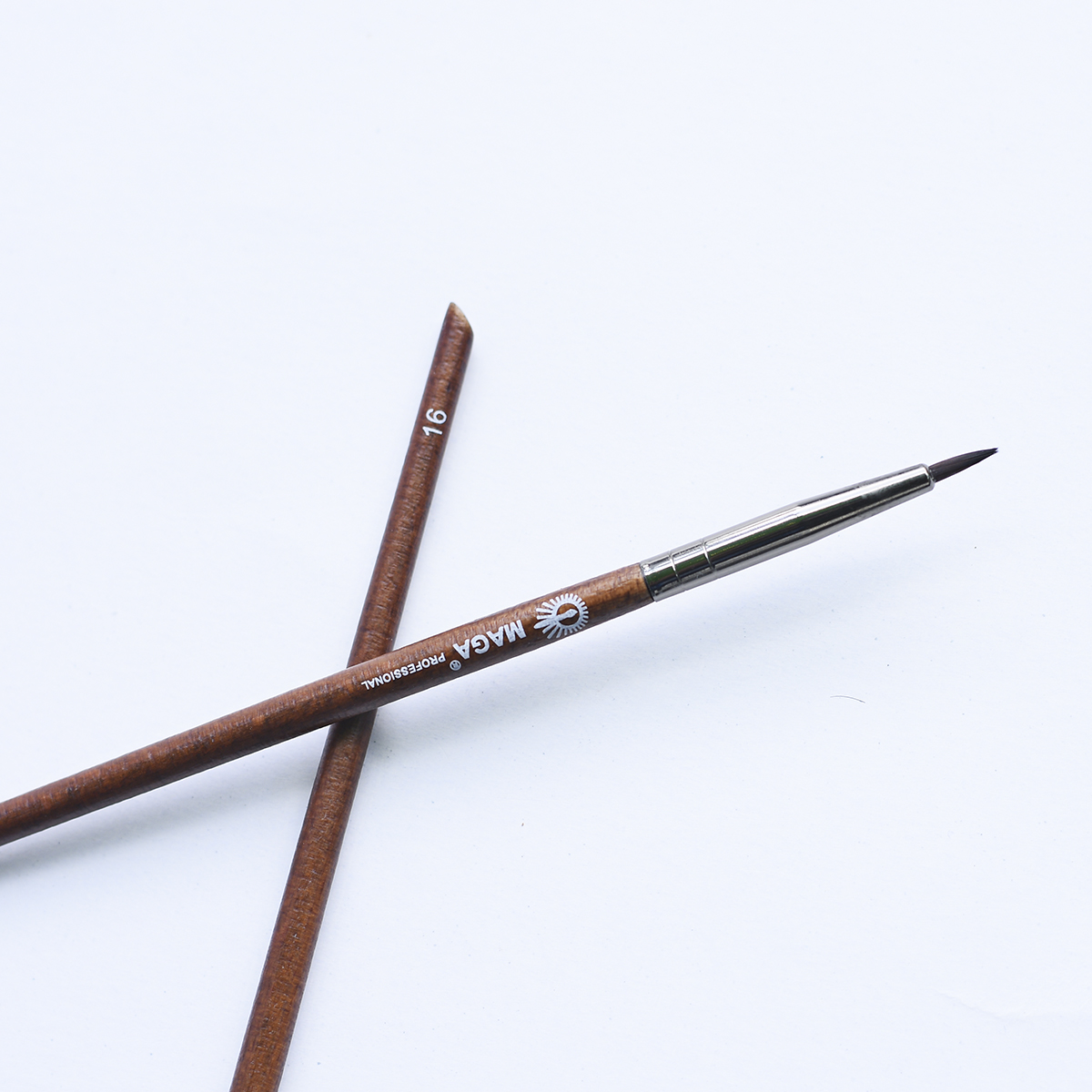 Cọ liner MAGA EXTRA FINE EYELINER BRUSH 16