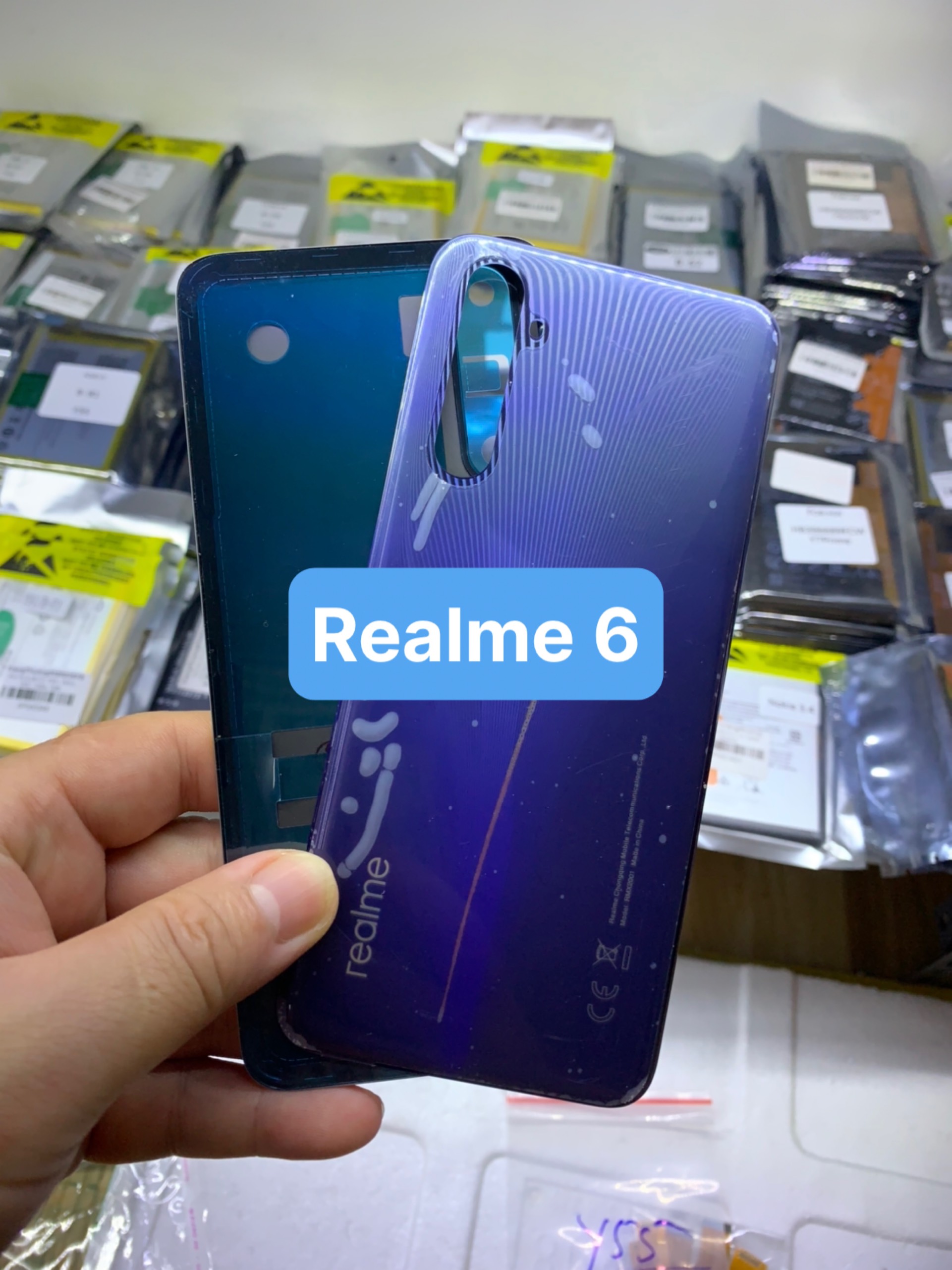 Bộ xương vỏ, lưng realme 6 - gồm lưng , sườn , xương máy, phím bấm và cụm kính camera