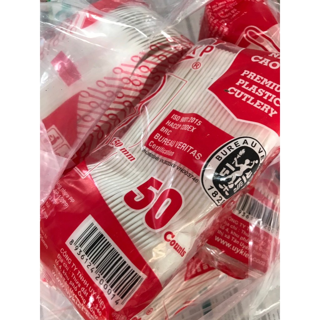 Thìa nhựa cứng UKP, 100 cái, màu trắng, chiều dài 15cm (loại đẹp)