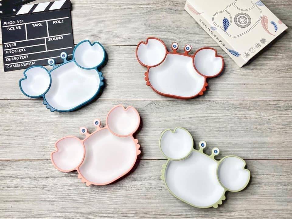 Khay ăn dặm silicon hình cua có đế hít chống đổ