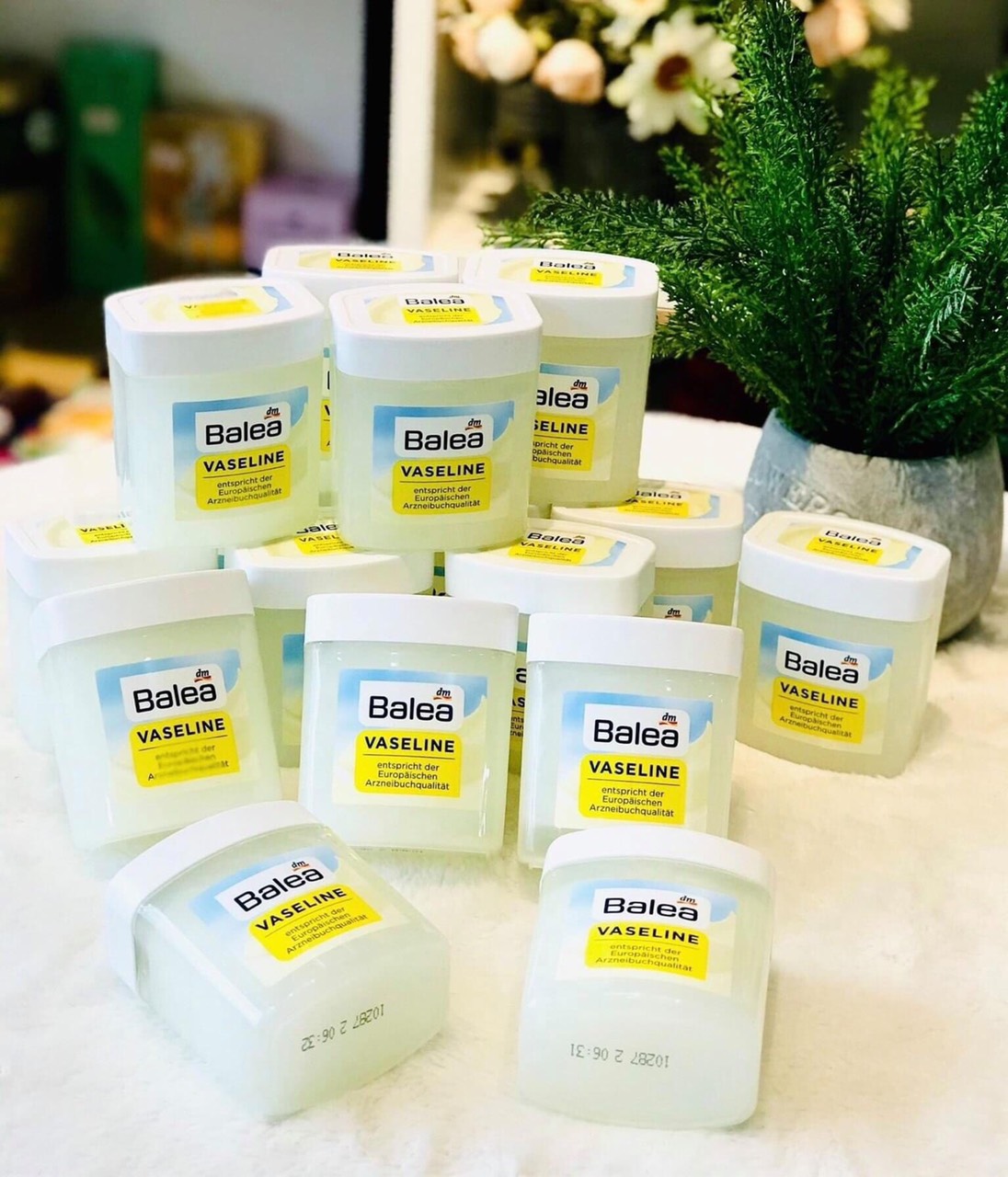 KEM NẺ VASELINE BALEA