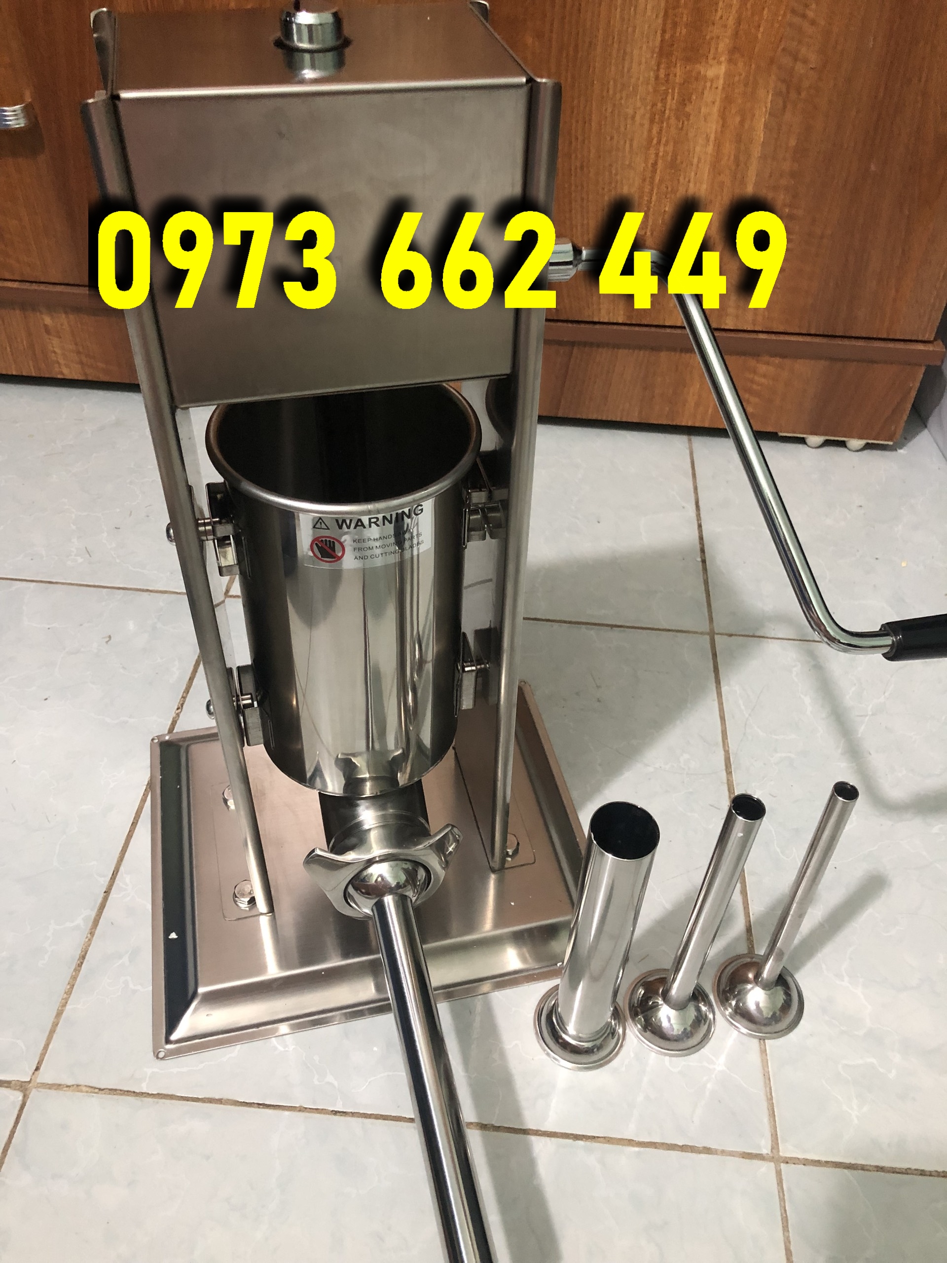 Máy nhồi sụn, đùn xúc xích, đùn lòng sụn lòng heo các loại 2l quay tay giá tốt