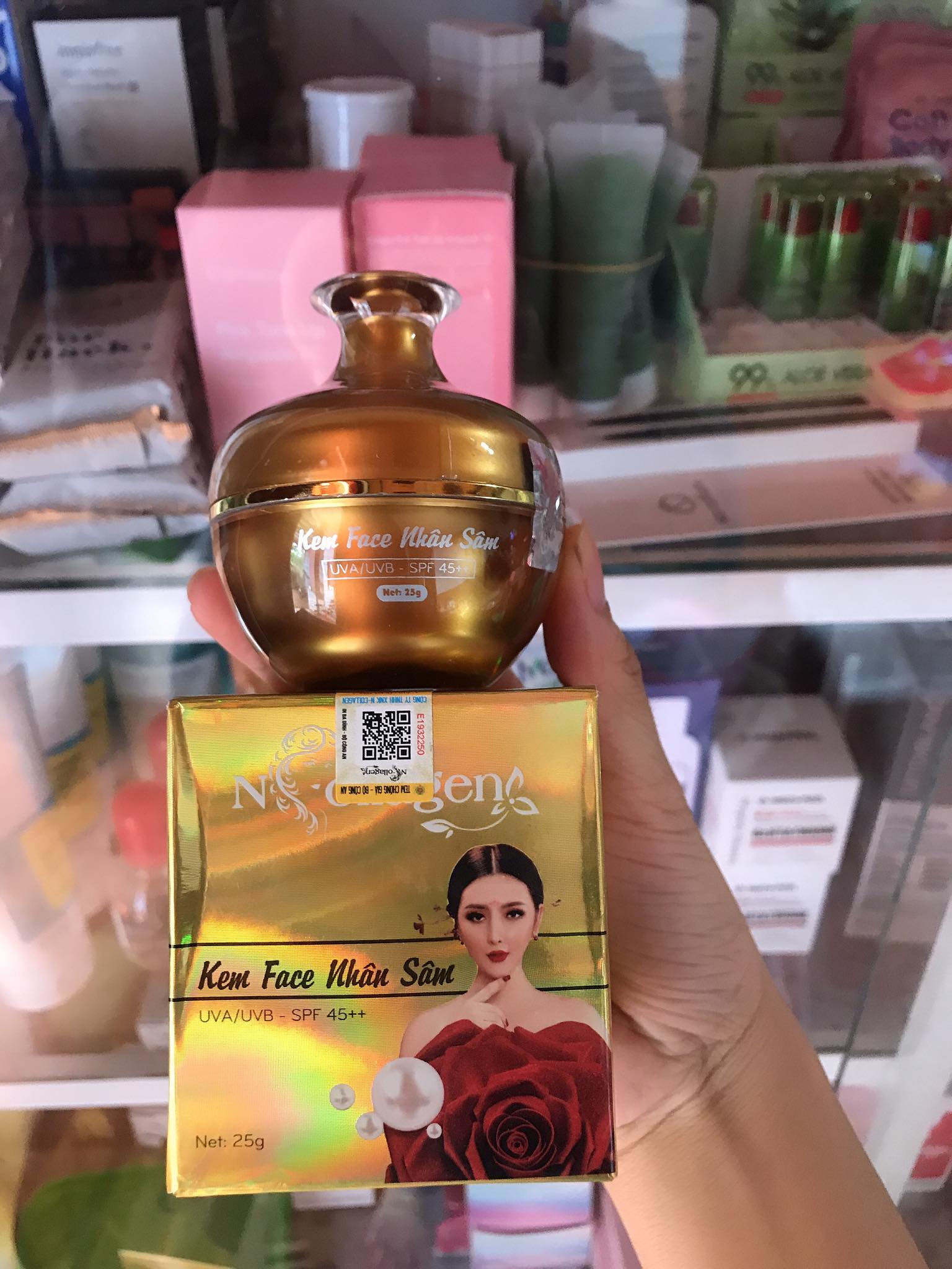 Kem face nhân sâm n collagen tặng gel tẩy tế bào chết