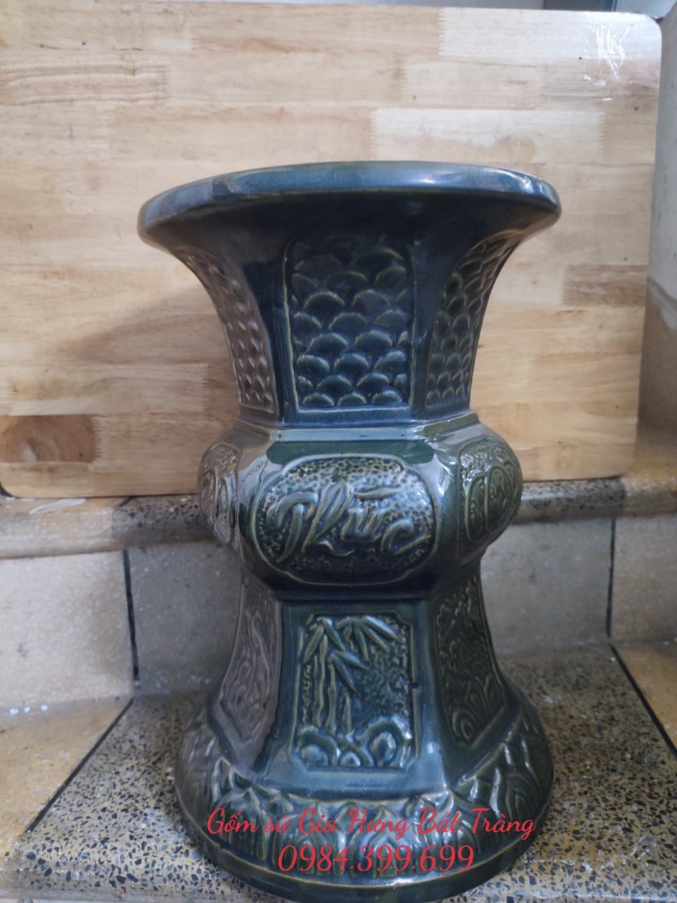 Đôn gốm kê chậu cây
