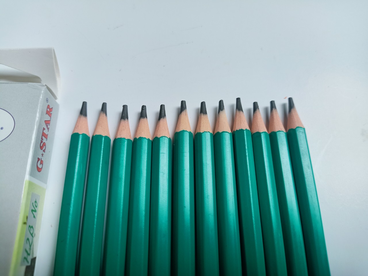 BÚT CHÌ ĐEN BBB-H2B (12 CÂY/ HỘP) GSTAR