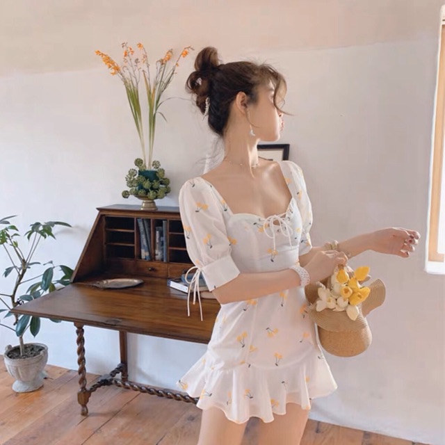 Đầm cherry vàng nghệ mắc cáo