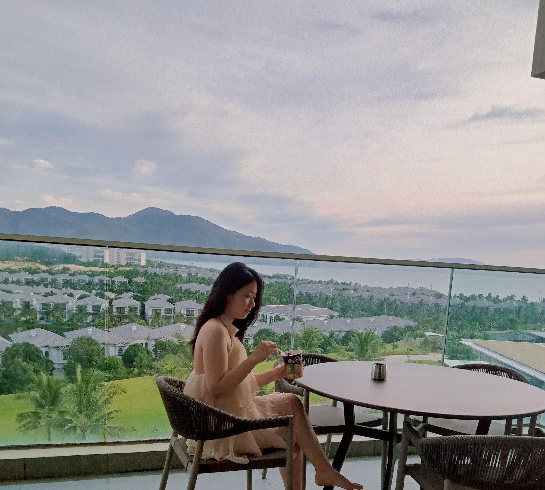 [ẢNH THẬT] Đầm Be Maxi Cổ Yếm Đính Hoa Xếp Tầng