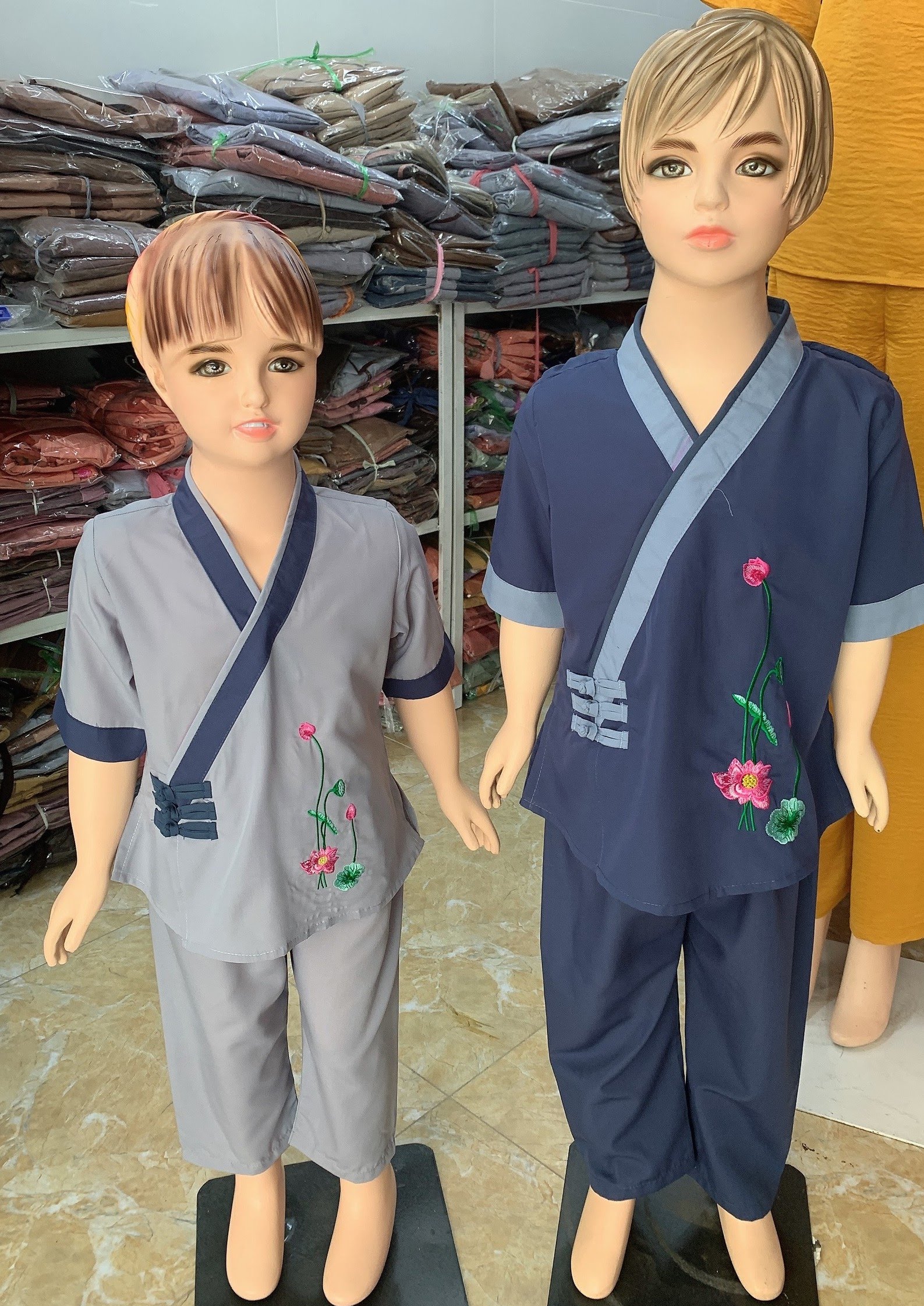 Đồ lam đi chùa bé gái mẫu 3 nút