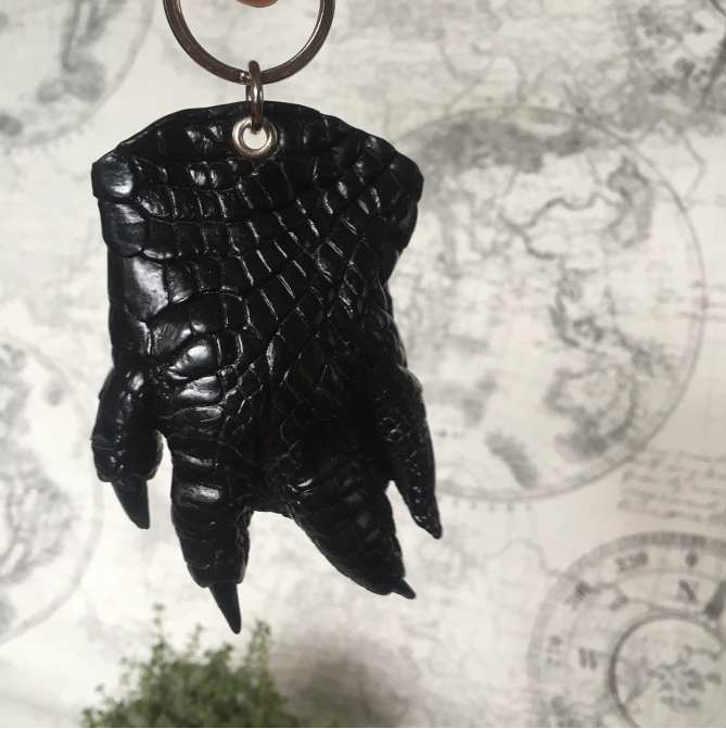 [HCM]Móc khóa chân cá sấu Ruby Luxury
