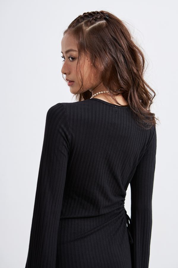 [NHẬP MÃ NOVFALAZSOCIAL02 GIẢM 40K ĐƠN 199K  ] Đầm Maybi ôm thun gân cut-out rút nhún nơ eo