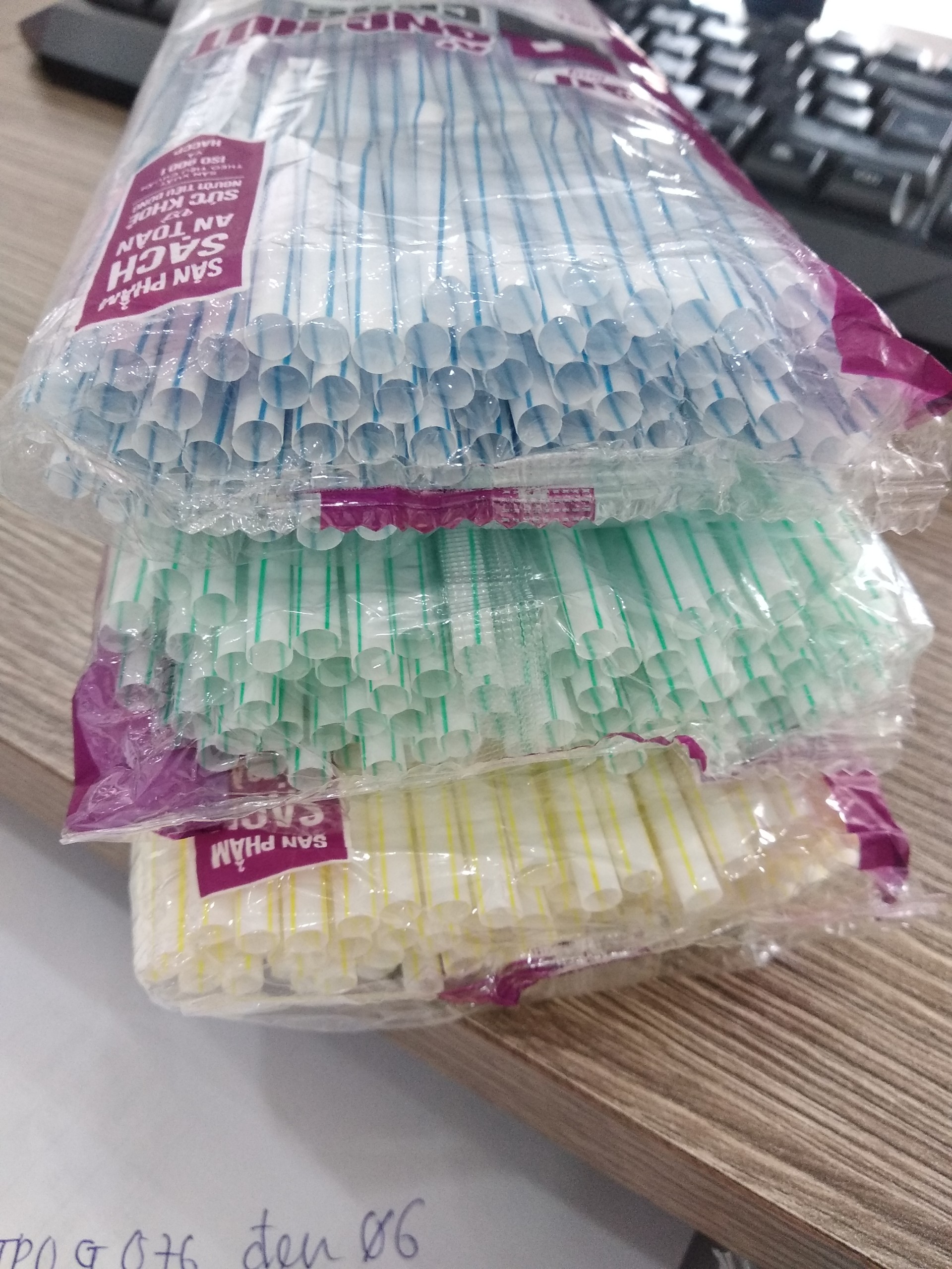 SET 5 Gói Ống Cong Màu Phi 5 80 ống  (uống nước ngọt, cafe)
