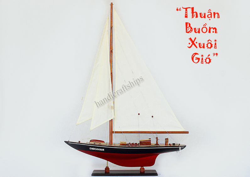 Mô hình thuyền buồm trang trí Endeavour 50cm (Đỏ - Đen)