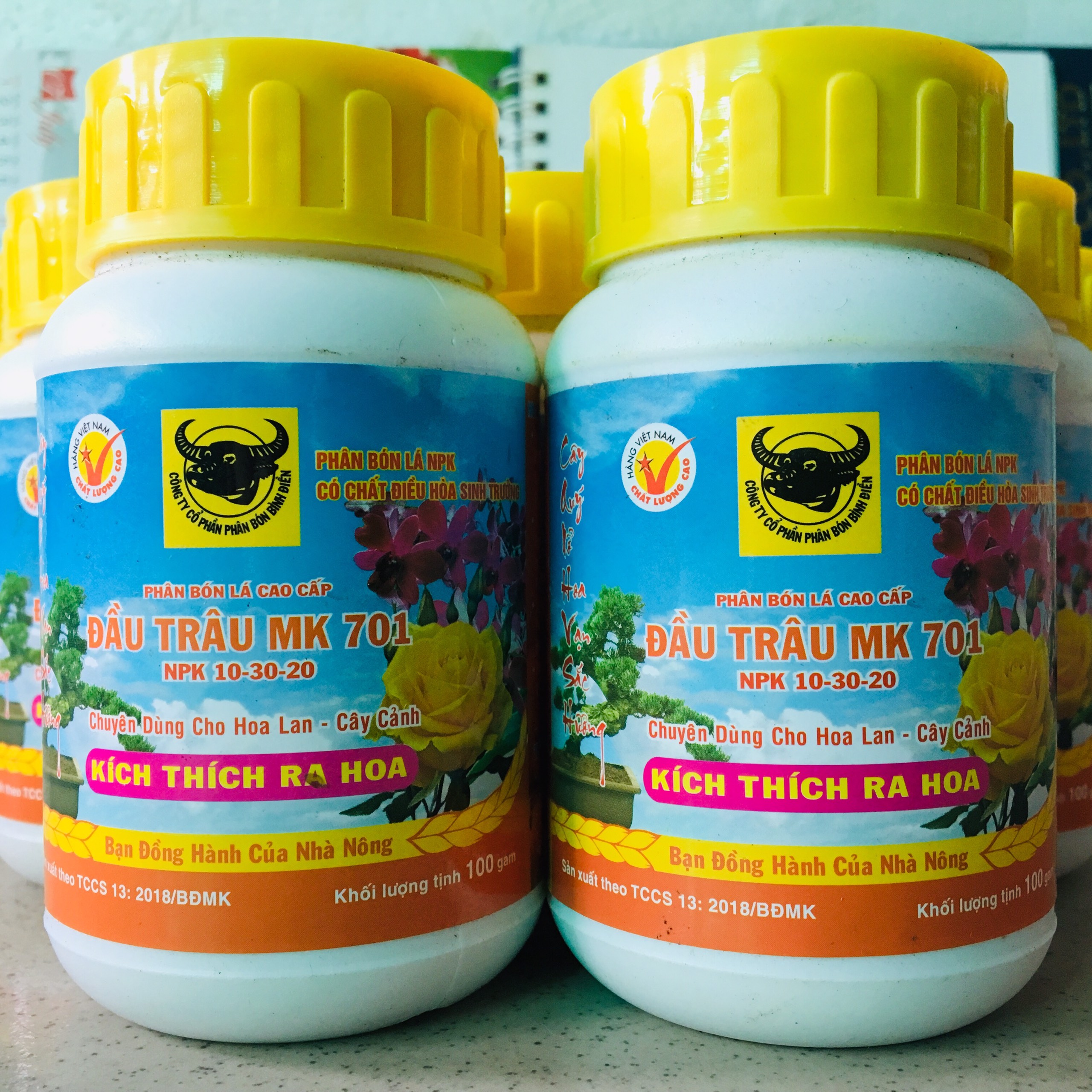 Phân Bón Đầu Trâu 701 Kích Thích Ra Hoa 100Gr
