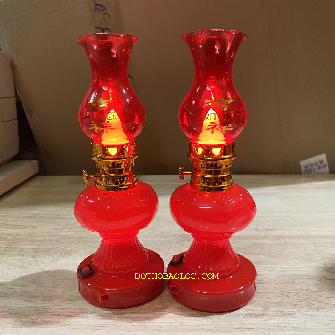 Đèn dầu chạy pin có công tắc cao 21cm ( Kèm cặp pin ) – Bóng LED, KIỂU 2