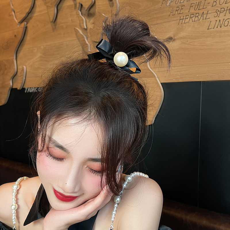 Cột tóc Bell Mew đính hạt tròn lớn và nơ cho tiểu thư sành điệu TOC30