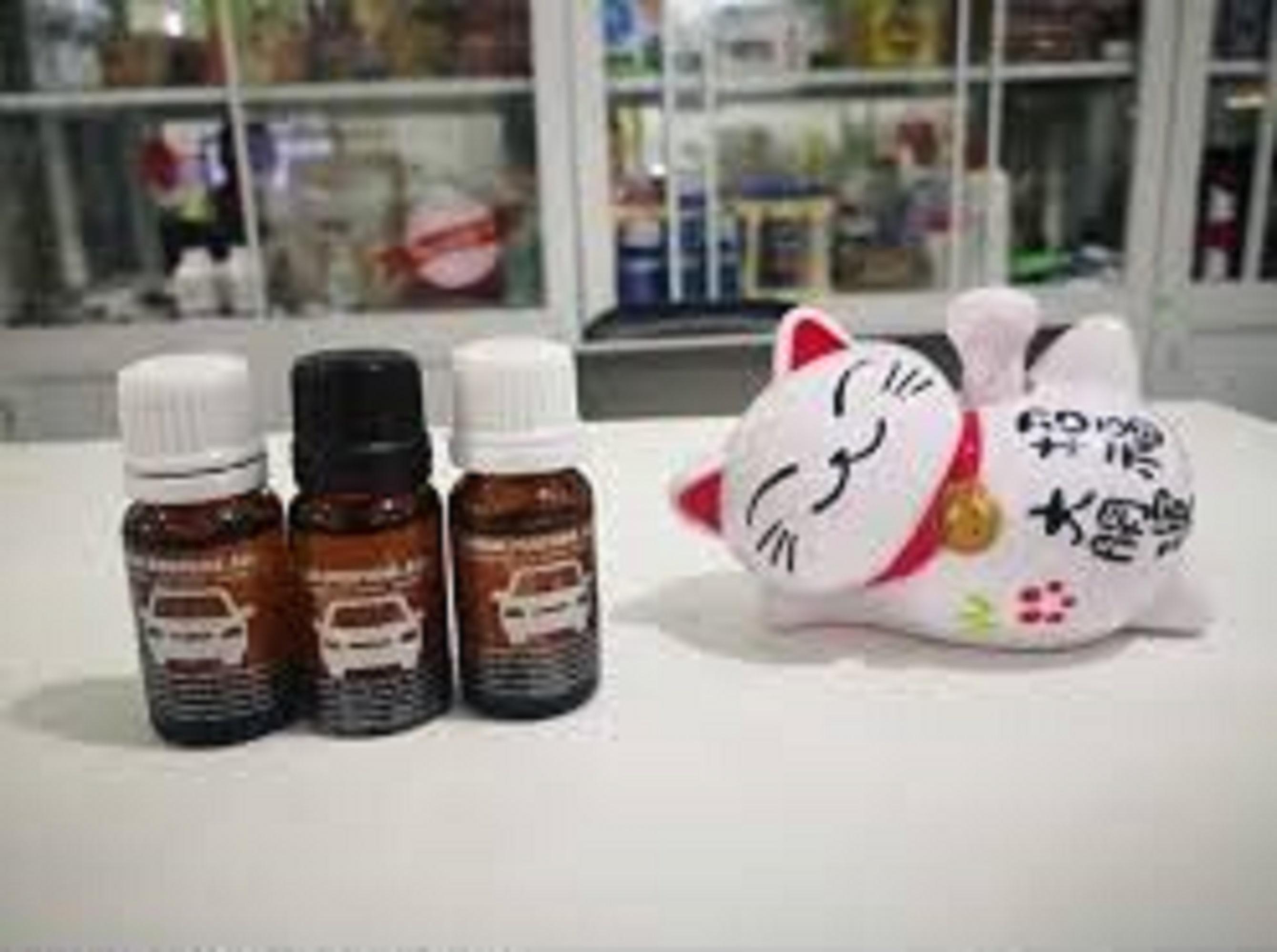 Tinh dầu thơm pha xăng xe 2 thì mùi Singum 10ml ( nắp đen)