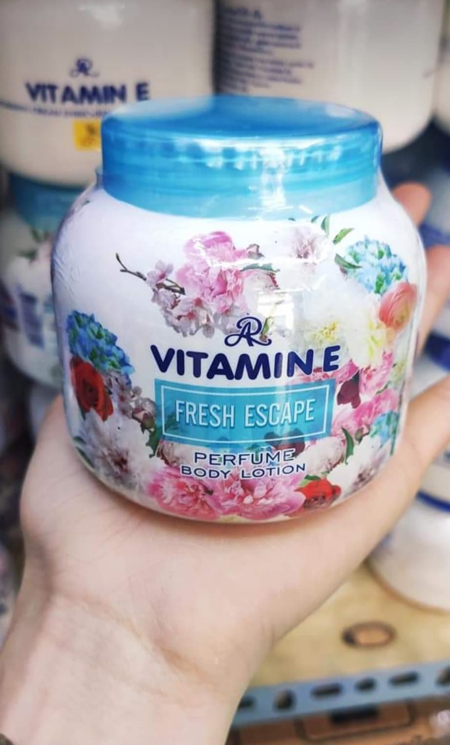 Kem Body Hương Nước Hoa VITAMIN E Thái Lan